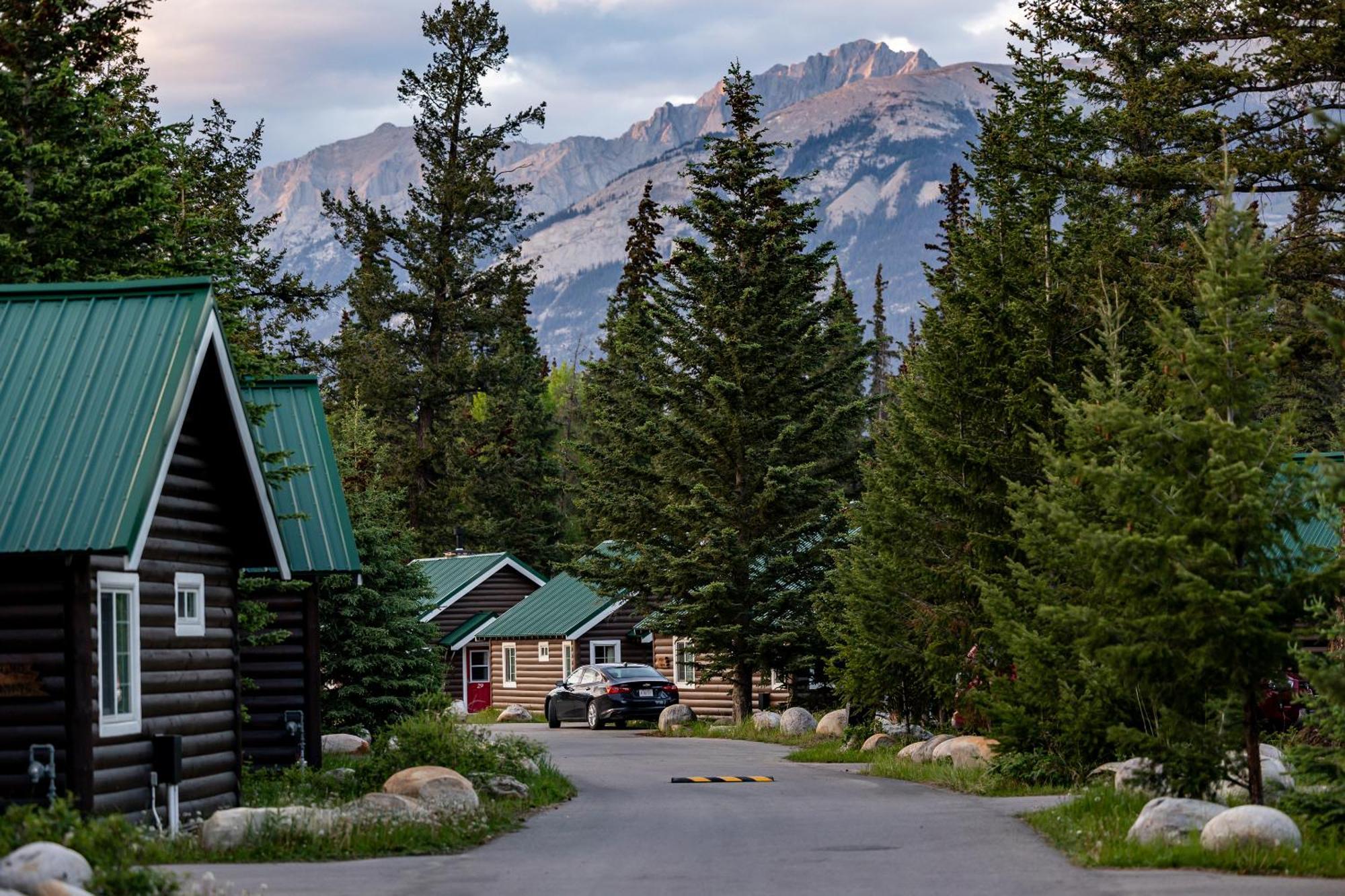 Pine Bungalows Jasper Exterior foto